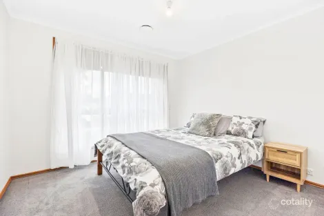 Property photo of 1/2 Symons Street Wendouree VIC 3355