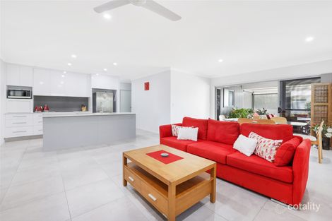 Property photo of 21 Gum Nut Drive Ashfield QLD 4670
