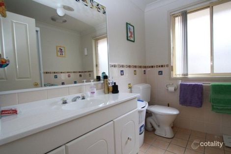 Property photo of 25 Silverbirch Avenue Mardi NSW 2259