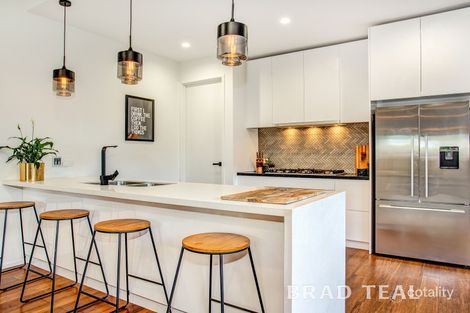 Property photo of 33 Emerald Street Essendon West VIC 3040