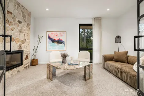 Property photo of 2 Iolanthe Close Park Orchards VIC 3114