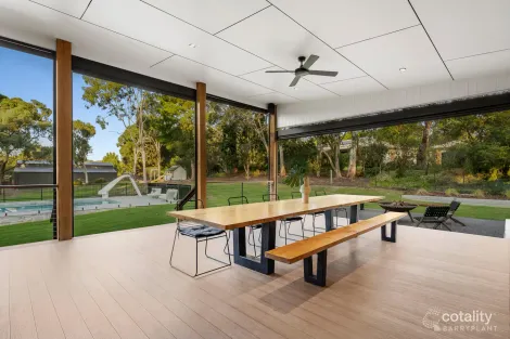 Property photo of 2 Iolanthe Close Park Orchards VIC 3114