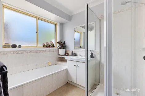 Property photo of 44 Thomas Road Haddon VIC 3351
