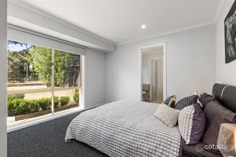 Property photo of 44 Thomas Road Haddon VIC 3351