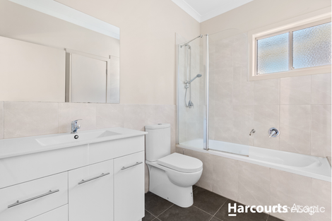 Property photo of 4 Anbar Mews Hallam VIC 3803