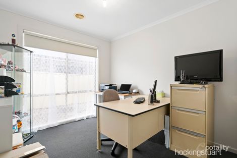 Property photo of 75 Featherhead Way Harkness VIC 3337