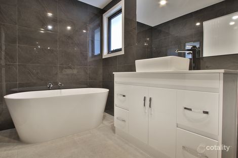 Property photo of 48 Stables Circuit Doncaster VIC 3108