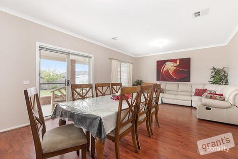 Property photo of 10 Maor Drive Pakenham VIC 3810