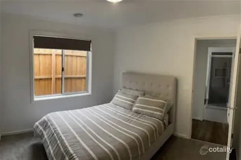 Property photo of 18 Angophora Court Lucknow VIC 3875