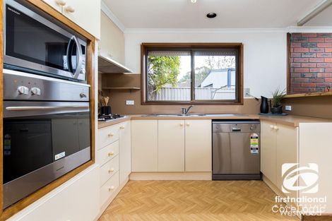 Property photo of 2 Moubray Court Werribee VIC 3030