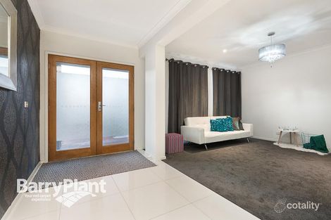 Property photo of 10 Newburgh Street Keysborough VIC 3173