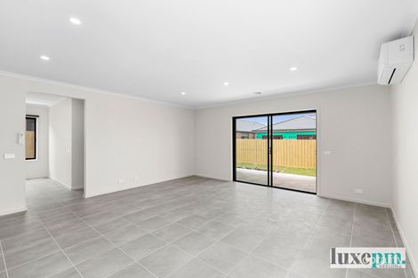 Property photo of 34 Shipstern Street Armstrong Creek VIC 3217