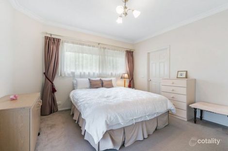 Property photo of 2/11 Roslyn Street Strathmore VIC 3041