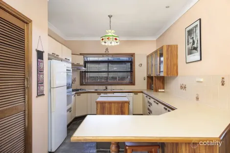 Property photo of 38 Kurraba Parade Berkeley Vale NSW 2261