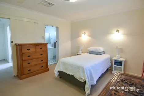 Property photo of 2 Kurrajong Place Inverell NSW 2360