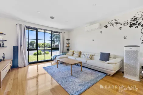 Property photo of 9 Ashfield Drive Berwick VIC 3806