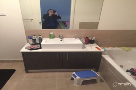 Property photo of 58 Annecy Lane Pakenham VIC 3810