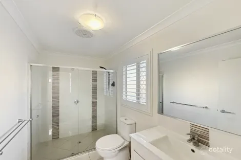 Property photo of 2/14 Photinia Crescent Mountain Creek QLD 4557