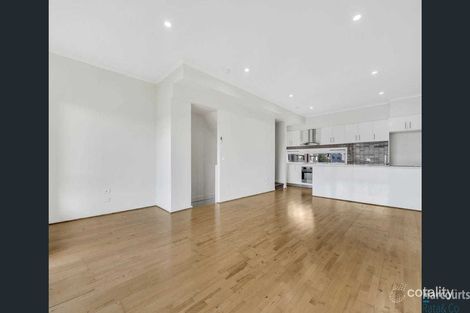 Property photo of 30 Alexander Circuit Craigieburn VIC 3064