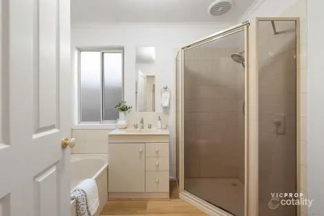 Property photo of 2/15 Simpson Road Ferntree Gully VIC 3156
