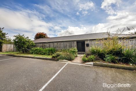 33 Fernvale Cres, Wheelers Hill, VIC 3150