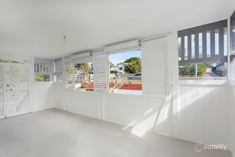 Property photo of 18 Whitehill Road Newtown QLD 4305