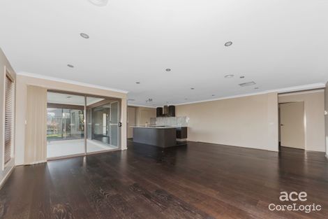 Property photo of 2 Hummingbird Boulevard Tarneit VIC 3029