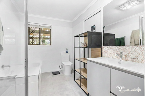 Property photo of 15 Riverside Avenue Barellan Point QLD 4306