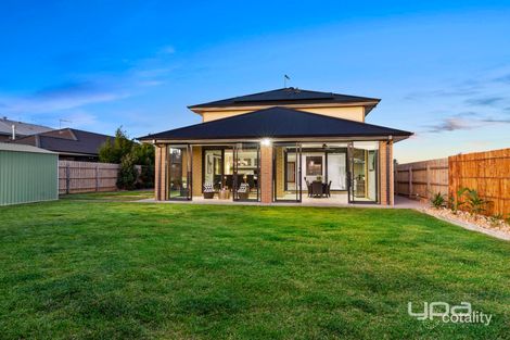 Property photo of 30 Gilderton Esplanade Aintree VIC 3336