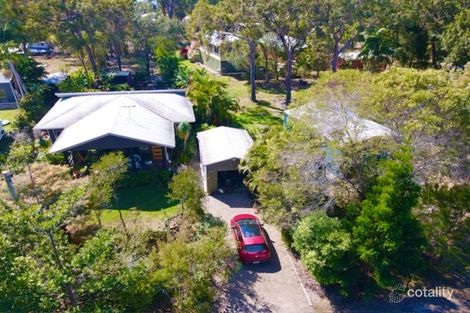 Property photo of 9 Calmwaters Crescent Macleay Island QLD 4184
