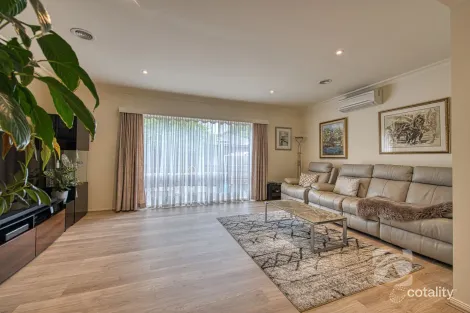 Property photo of 3 Edgbaston Circuit Berwick VIC 3806