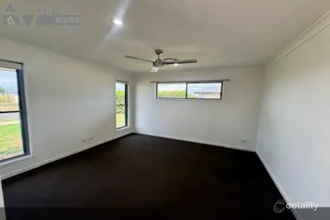 Property photo of 3 Reimers Street Emerald QLD 4720