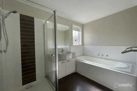 Property photo of 18 Dewar Crescent Maddingley VIC 3340