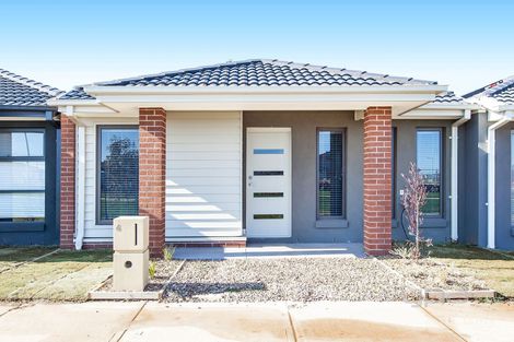 Property photo of 6 Muswell Walk Wyndham Vale VIC 3024