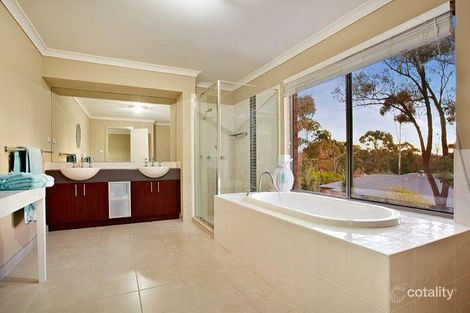 Property photo of 66 Leane Drive Eltham VIC 3095