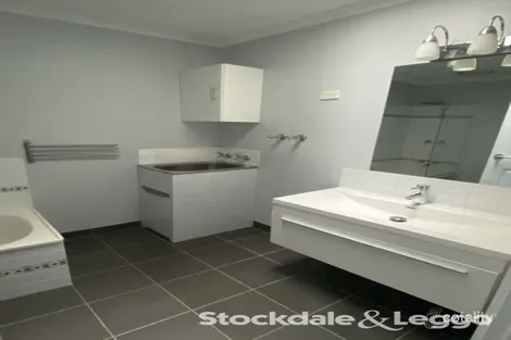 Property photo of 19 Cove Place Morwell VIC 3840