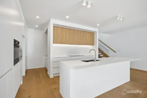 Property photo of 36 Brakes Crescent Miami QLD 4220