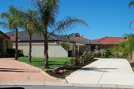 17 Tarragon Pl, Thornlie, WA 6108