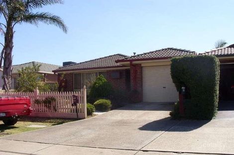 Property photo of 13 Seacombe Place Cranbourne VIC 3977
