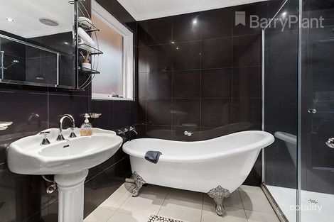 Property photo of 55 Booyan Crescent Greensborough VIC 3088
