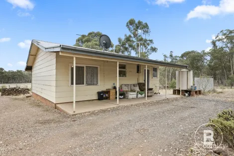 Property photo of 10 Peg Leg Track Simson VIC 3465