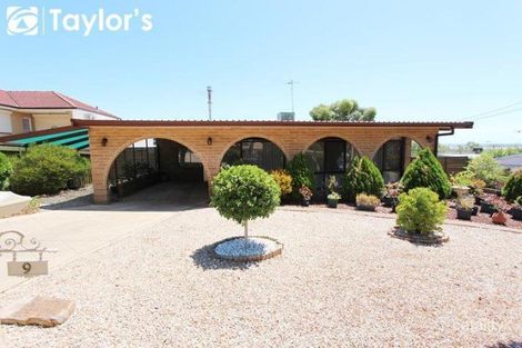 7 Allen Dr, Para Hills, SA 5096