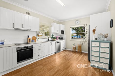 Property photo of 65 Deakin Street Oak Flats NSW 2529