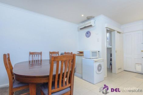 Property photo of 2/55 Bayside Avenue Edithvale VIC 3196