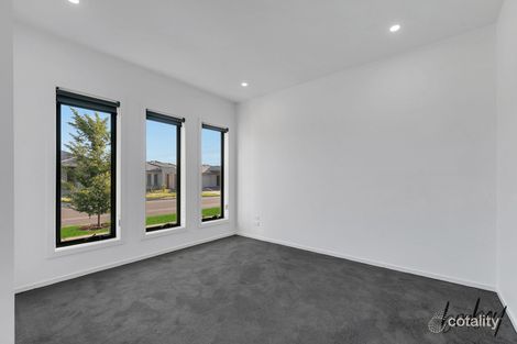 Property photo of 21 Leafspring Road Donnybrook VIC 3064