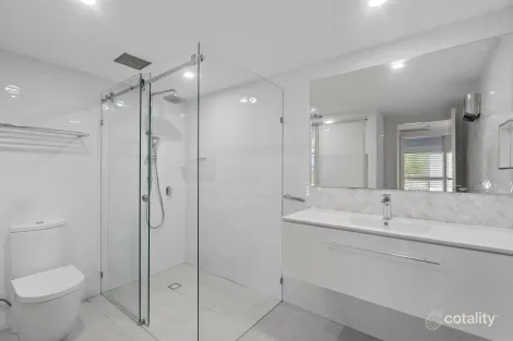 Property photo of 8424 Magnolia Drive East Hope Island QLD 4212