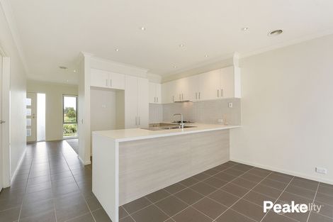 Property photo of 14 Peppermint Row Officer VIC 3809