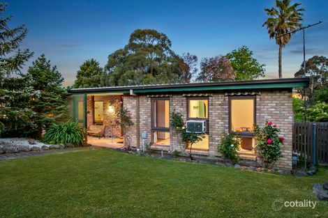 Property photo of 15 John Edgcumbe Way Endeavour Hills VIC 3802