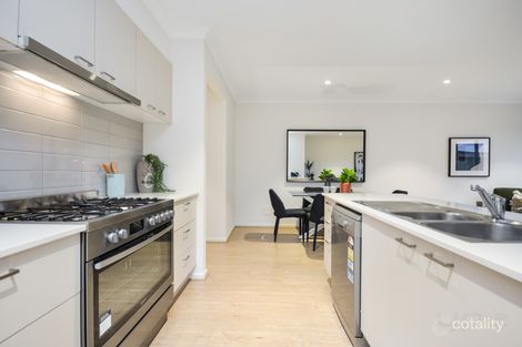 Property photo of 6 Artesian Walk Werribee VIC 3030