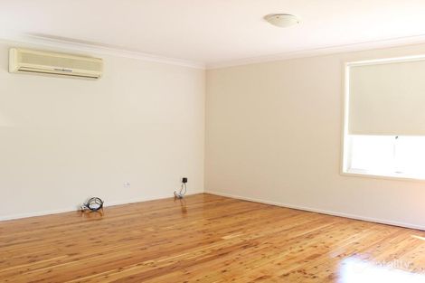 Property photo of 42 Cleopatra Drive Rosemeadow NSW 2560